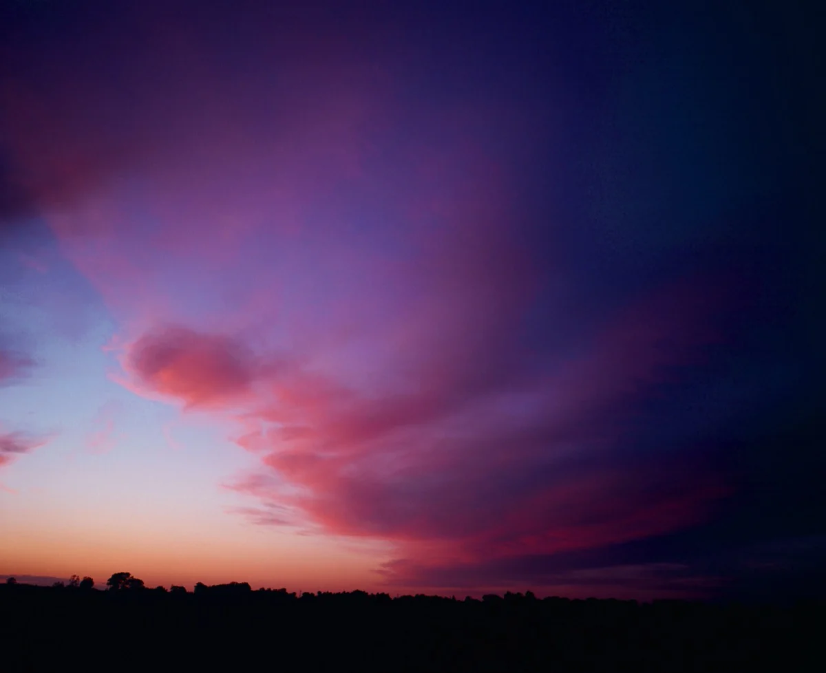 Leere Stra&szlig;e nach Danzig, Polen, auf der Wanderung