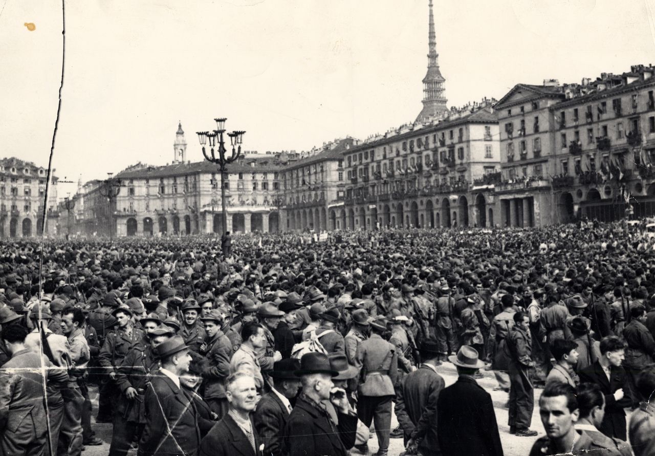 Buona domenica, liberatore dal fascismo!