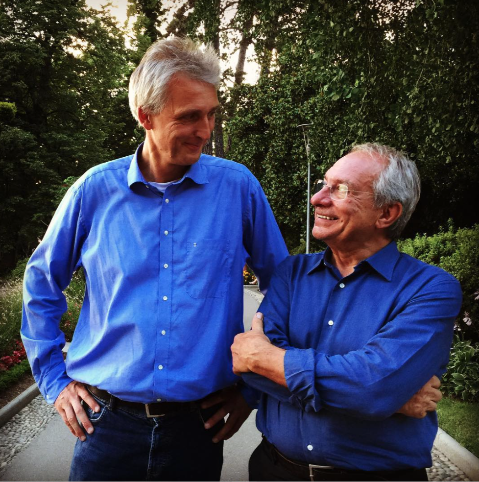 La nascita della vita, dall'inorganico all'organico. Con il Prof. Dr. Ernesto di Mauro.